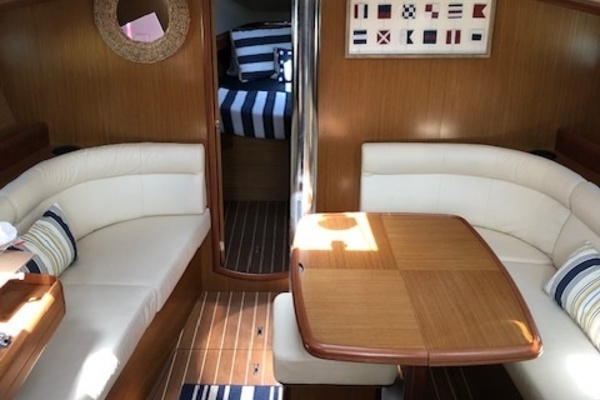 42ft Jeanneau Yacht For Sale