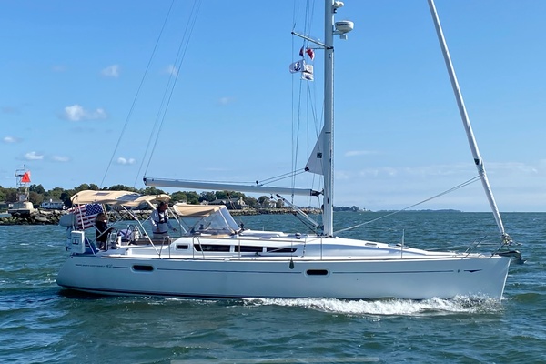 42ft Jeanneau Yacht For Sale