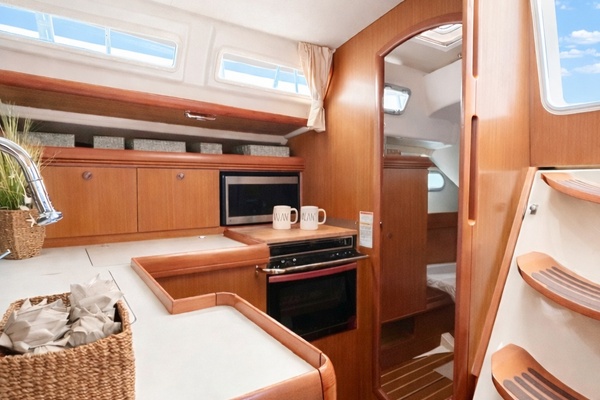 42ft Jeanneau Yacht For Sale