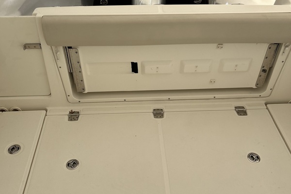 Boston Whaler  Yacht For Sale