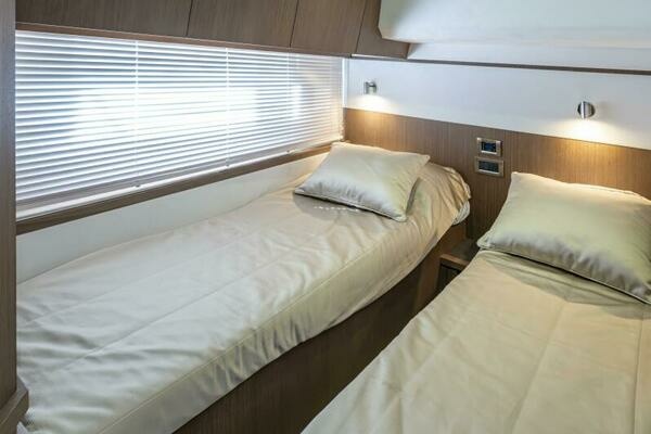 Galeon 550 Fly Yacht For Sale