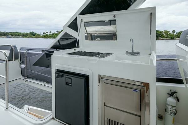 Galeon 550 Fly Yacht For Sale