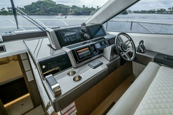 Galeon 550 Fly Yacht For Sale