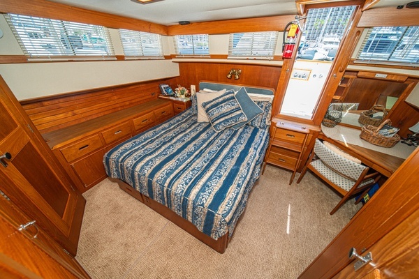 Grand Banks 47 motoryacht Yacht For Sale