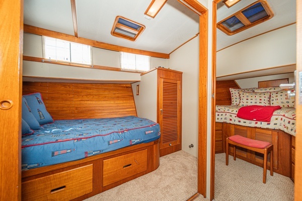 Grand Banks 47 motoryacht Yacht For Sale