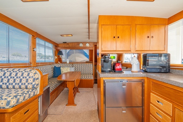 Grand Banks 47 motoryacht Yacht For Sale