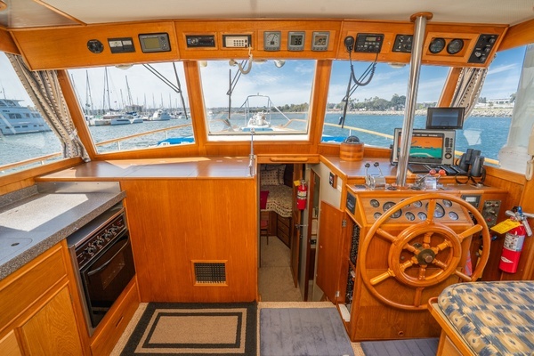 Grand Banks 47 motoryacht Yacht For Sale