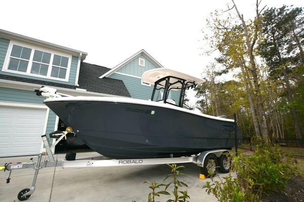 Photo of the 2023 Robalo R230 "Aretta"
