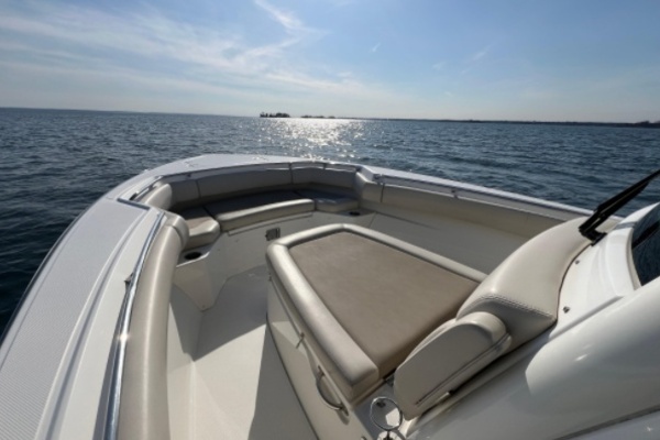 28ft Boston Whaler Yacht For Sale