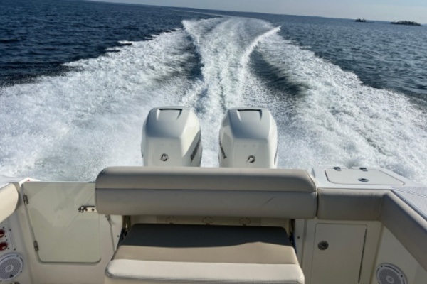 28ft Boston Whaler Yacht For Sale