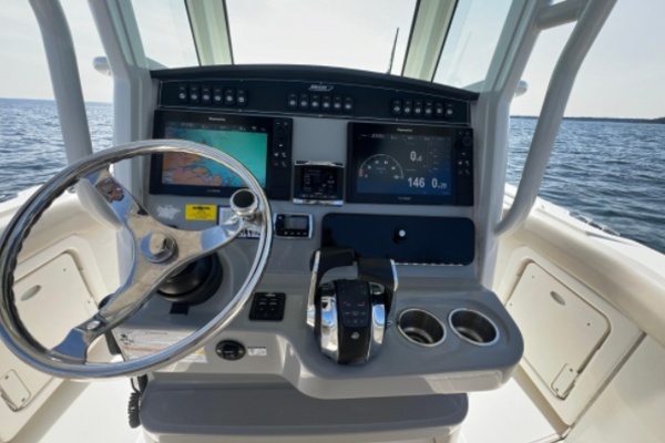 28ft Boston Whaler Yacht For Sale