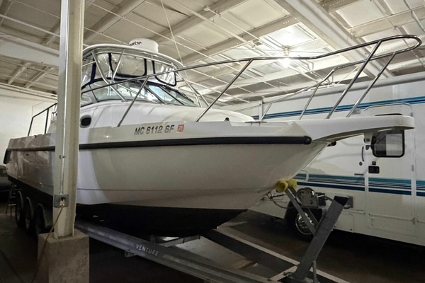 Photo of the 2001 Boston Whaler 26 Conquest