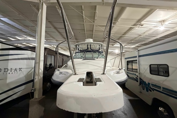 Photo of the 2001 Boston Whaler 26 Conquest