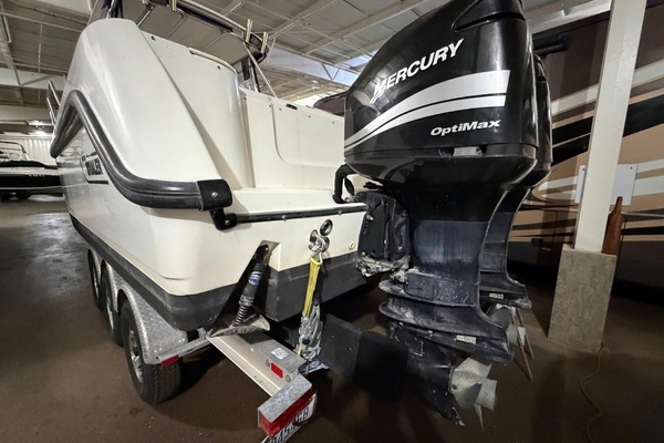 Photo of the 2001 Boston Whaler 26 Conquest