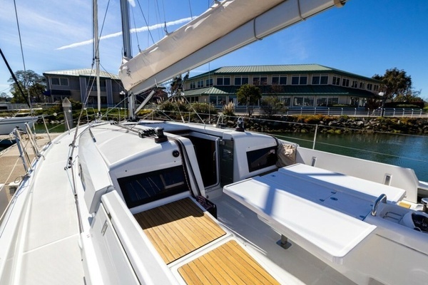 Jeanneau Sun Odyssey 440 Yacht For Sale