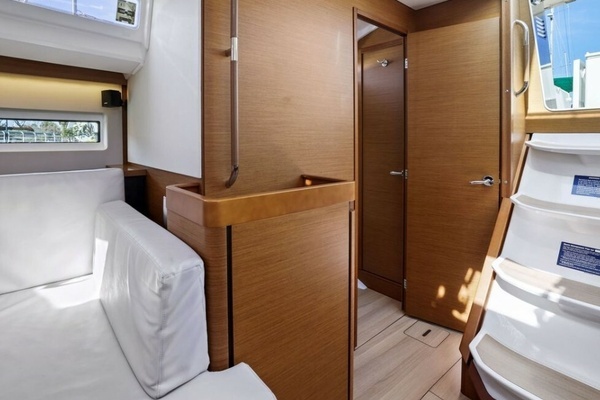 Jeanneau Sun Odyssey 440 Yacht For Sale