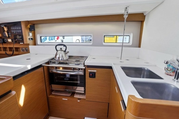 Jeanneau Sun Odyssey 440 Yacht For Sale