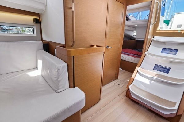 Jeanneau Sun Odyssey 440 Yacht For Sale