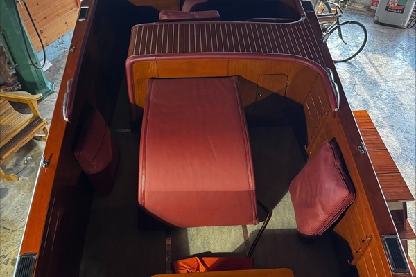 Old Timer 25ft Chris Craft Yacht For Sale