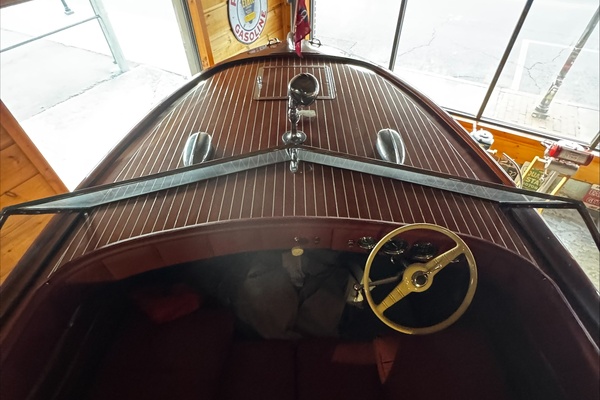 Old Timer 25ft Chris Craft Yacht For Sale