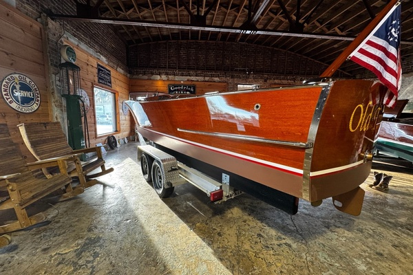 Old Timer 25ft Chris Craft Yacht For Sale