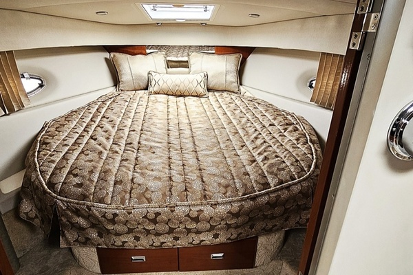 WHY KNOT 37ft Formula Yacht For Sale