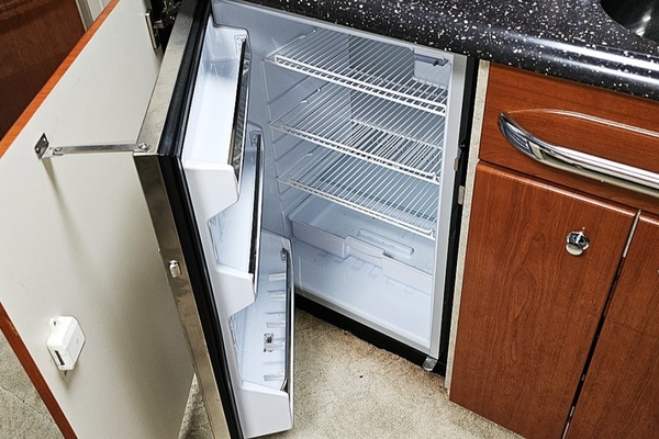 WHY KNOT 37ft Formula Yacht For Sale