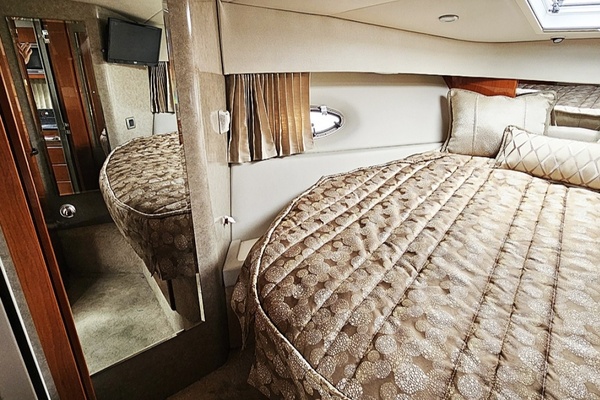 WHY KNOT 37ft Formula Yacht For Sale