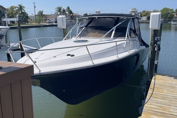 Photo of the 2006 Fountain 33SFC