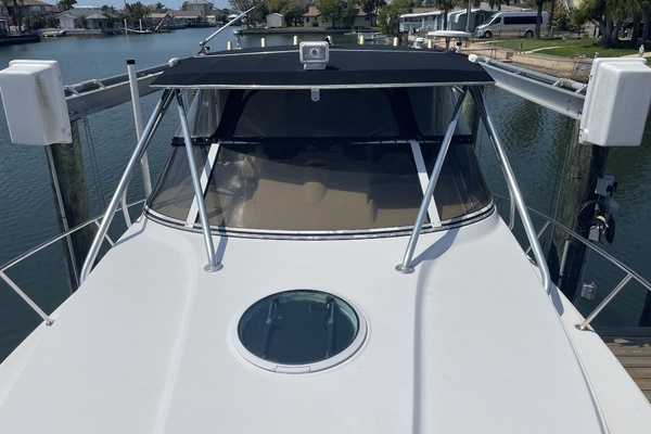 Photo of the 2006 Fountain 33SFC