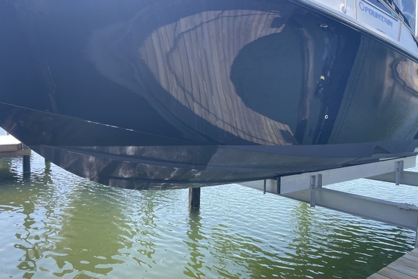 Photo of the 2006 Fountain 33SFC