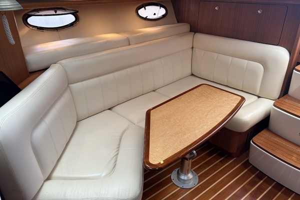 2007 Tiara Yachts 32