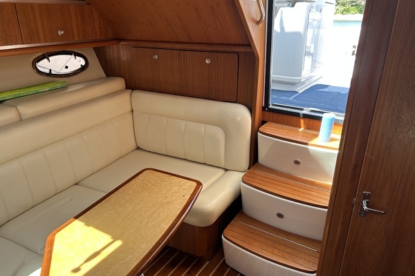 2007 Tiara Yachts 32