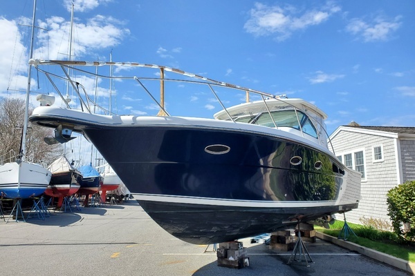 2007 Tiara Yachts 32