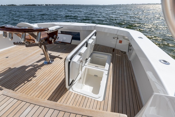 2018 Viking 52