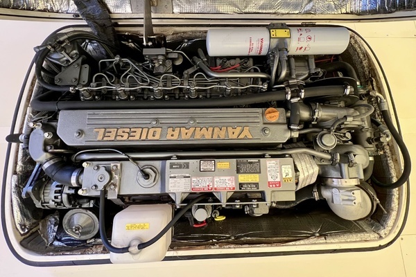 Hinckley Picnic Boat 36 Classic Yacht For Sale