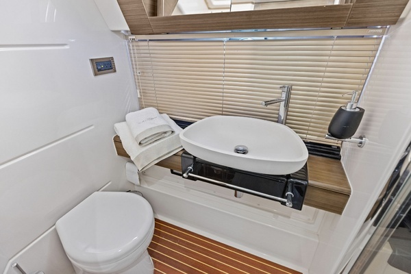 2015 Azimut 55