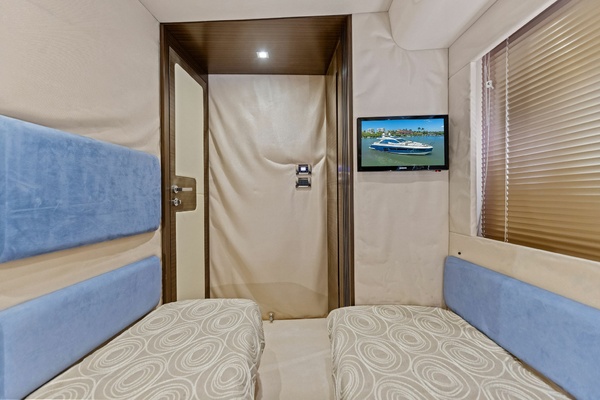 RADIO WAVES 55ft Azimut Yacht For Sale