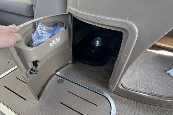 21ft Bennington Yacht For Sale