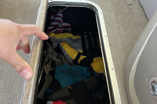 21ft Bennington Yacht For Sale