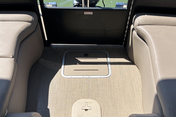 21ft Bennington Yacht For Sale