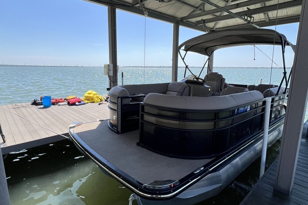 21ft Bennington Yacht For Sale