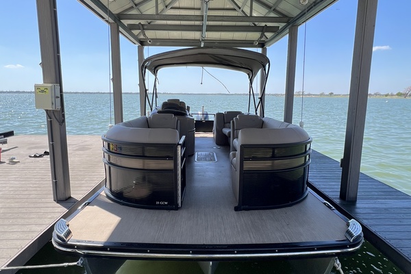 21ft Bennington Yacht For Sale