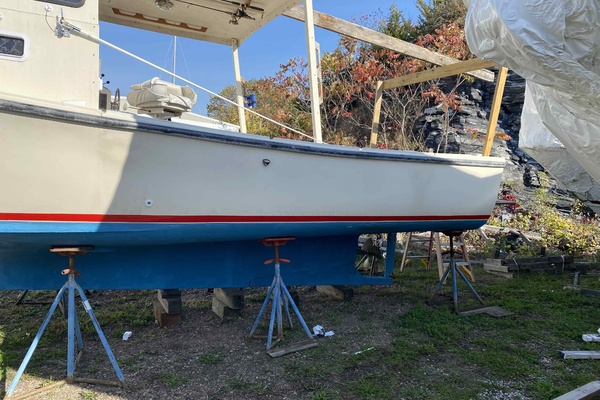 SPRAY 27ft Nauset Yacht For Sale