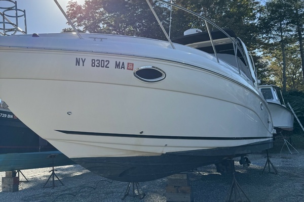 Photo of the 2005 Rinker Fiesta Vee 32 "Voyager"