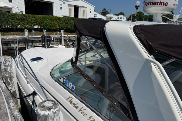 Voyager 32ft Rinker Yacht For Sale