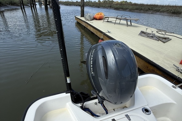 17ft Boston Whaler Yacht For Sale
