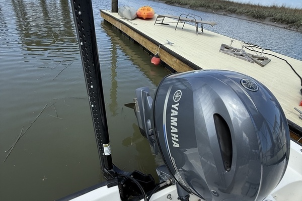 17ft Boston Whaler Yacht For Sale