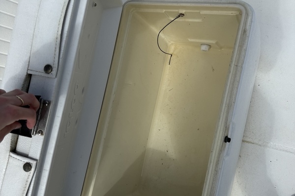 17ft Boston Whaler Yacht For Sale
