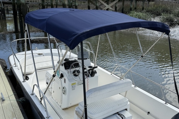 17ft Boston Whaler Yacht For Sale